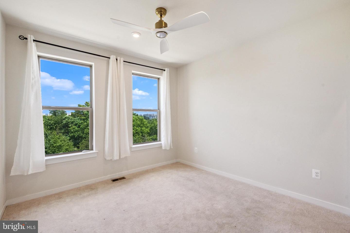 13506 INNOVATION STATION LOOP #2B, HERNDON, Virginia 20171, 3 Bedrooms Bedrooms, ,2 BathroomsBathrooms,Residential,For sale,13506 INNOVATION STATION LOOP #2B,VAFX2279268 MLS # VAFX2279268 13506 INNOVATION STATION LOOP #2B, HERNDON, Virginia 20171, 3 Bedrooms Bedrooms, ,2 BathroomsBathrooms,Residential,For sale,13506 INNOVATION STATION LOOP #2B,VAFX2279268 MLS # VAFX2279268