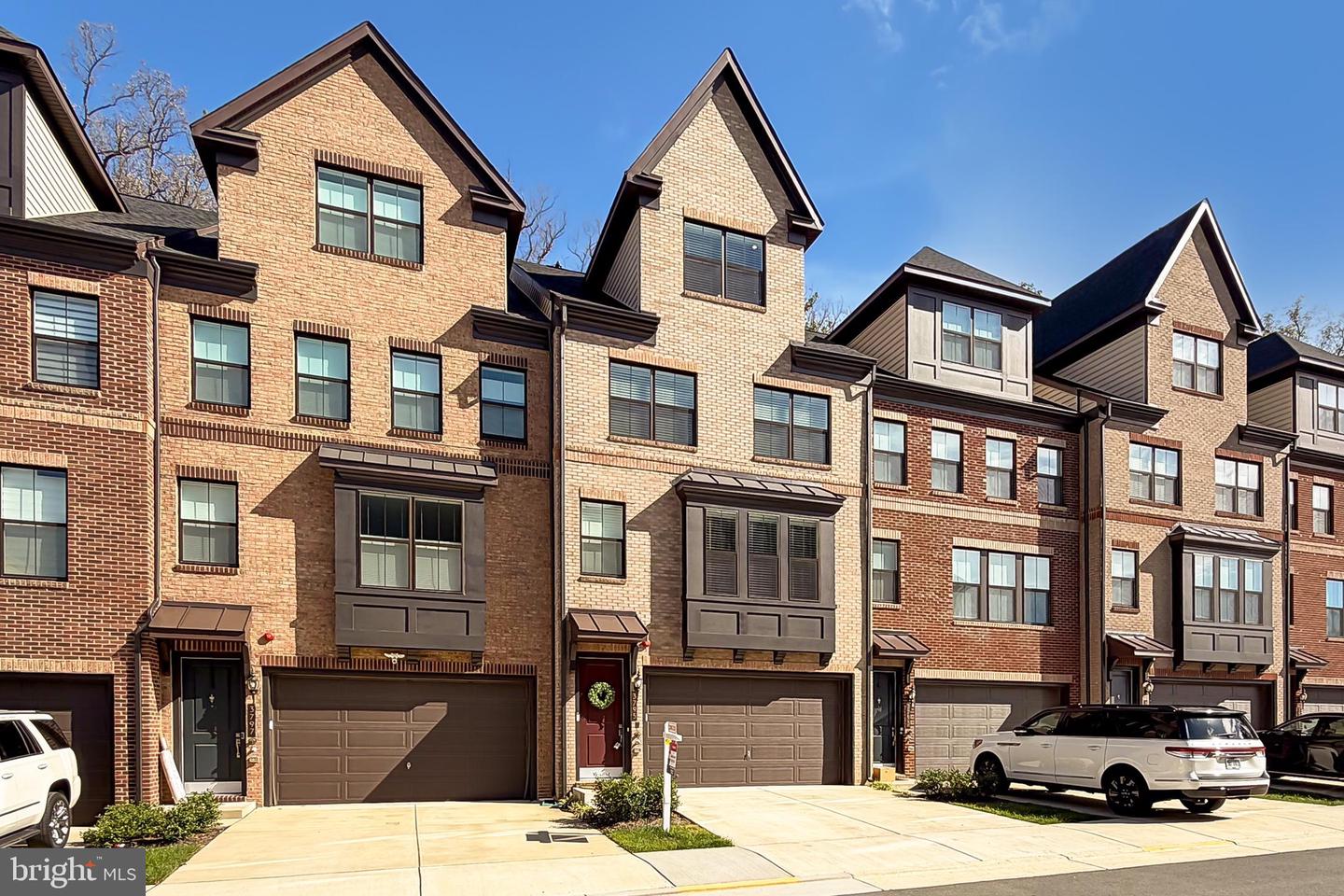 3795 RAINIER DR, FAIRFAX, Virginia 22033, 4 Bedrooms Bedrooms, ,4 BathroomsBathrooms,Residential,For sale,3795 RAINIER DR,VAFX2279236 MLS # VAFX2279236 3795 RAINIER DR, FAIRFAX, Virginia 22033, 4 Bedrooms Bedrooms, ,4 BathroomsBathrooms,Residential,For sale,3795 RAINIER DR,VAFX2279236 MLS # VAFX2279236