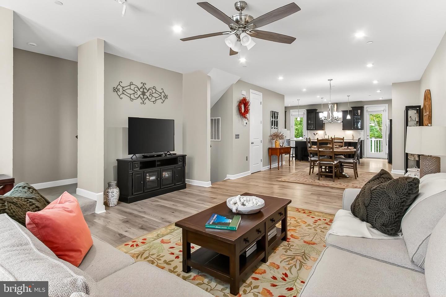 3795 RAINIER DR, FAIRFAX, Virginia 22033, 4 Bedrooms Bedrooms, ,4 BathroomsBathrooms,Residential,For sale,3795 RAINIER DR,VAFX2279236 MLS # VAFX2279236 3795 RAINIER DR, FAIRFAX, Virginia 22033, 4 Bedrooms Bedrooms, ,4 BathroomsBathrooms,Residential,For sale,3795 RAINIER DR,VAFX2279236 MLS # VAFX2279236