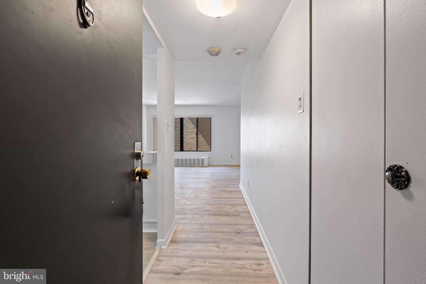 3100 S MANCHESTER ST #909, FALLS CHURCH, Virginia 22044, ,1 BathroomBathrooms,Residential,For sale,3100 S MANCHESTER ST #909,VAFX2263370 MLS # VAFX2263370 3100 S MANCHESTER ST #909, FALLS CHURCH, Virginia 22044, ,1 BathroomBathrooms,Residential,For sale,3100 S MANCHESTER ST #909,VAFX2263370 MLS # VAFX2263370