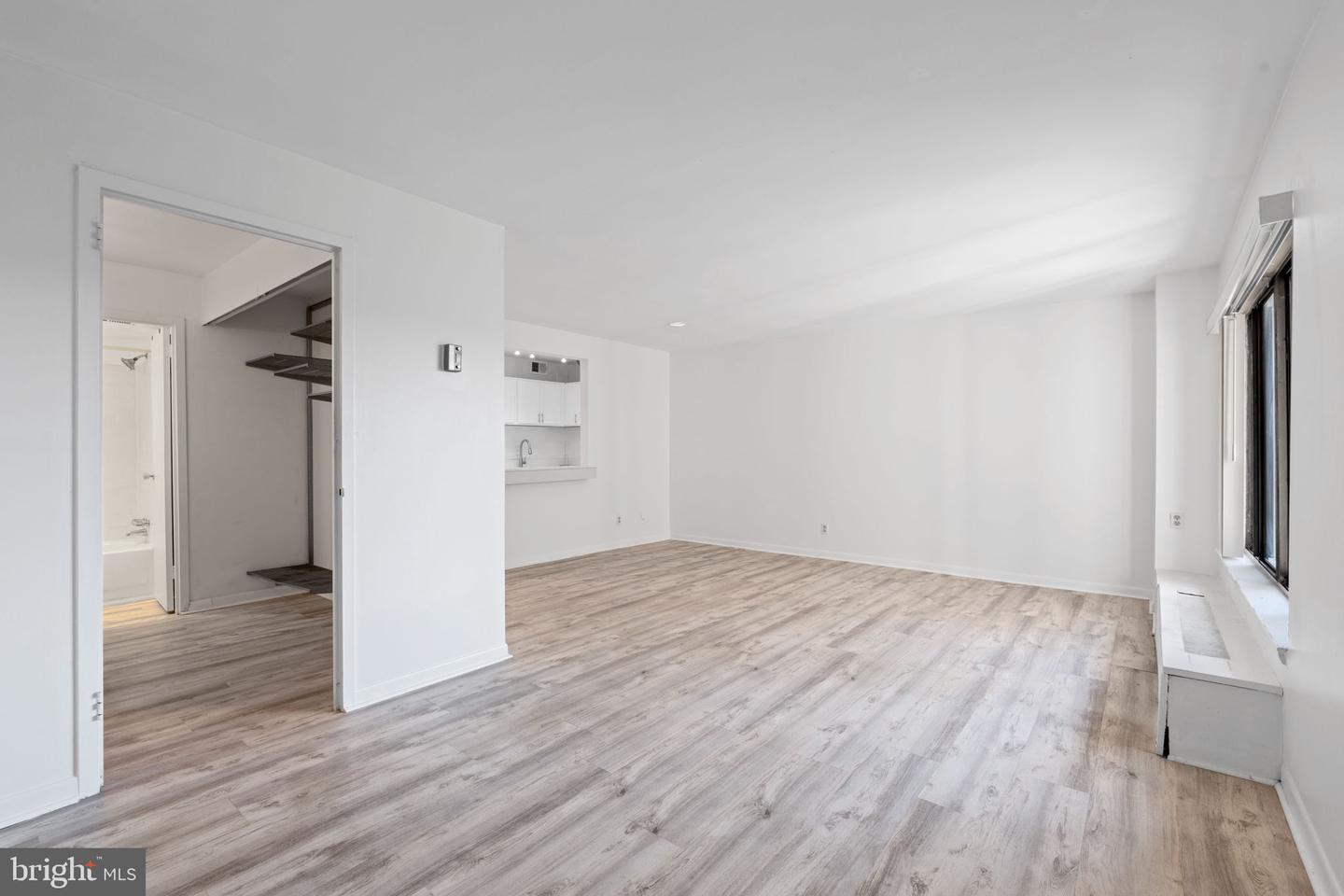 3100 S MANCHESTER ST #909, FALLS CHURCH, Virginia 22044, ,1 BathroomBathrooms,Residential,For sale,3100 S MANCHESTER ST #909,VAFX2263370 MLS # VAFX2263370 3100 S MANCHESTER ST #909, FALLS CHURCH, Virginia 22044, ,1 BathroomBathrooms,Residential,For sale,3100 S MANCHESTER ST #909,VAFX2263370 MLS # VAFX2263370