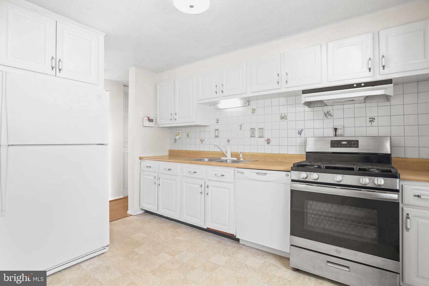 5068 MACNAMARA DR, FREDERICKSBURG, Virginia 22407, 4 Bedrooms Bedrooms, ,2 BathroomsBathrooms,Residential,For sale,5068 MACNAMARA DR,VASP2036386 MLS # VASP2036386 5068 MACNAMARA DR, FREDERICKSBURG, Virginia 22407, 4 Bedrooms Bedrooms, ,2 BathroomsBathrooms,Residential,For sale,5068 MACNAMARA DR,VASP2036386 MLS # VASP2036386