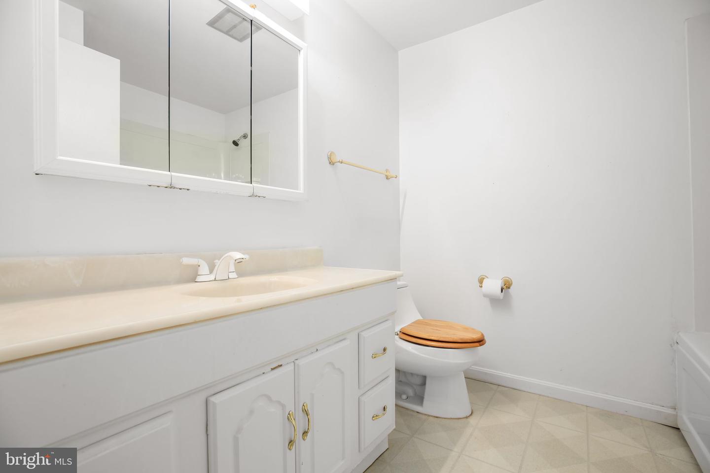 5068 MACNAMARA DR, FREDERICKSBURG, Virginia 22407, 4 Bedrooms Bedrooms, ,2 BathroomsBathrooms,Residential,For sale,5068 MACNAMARA DR,VASP2036386 MLS # VASP2036386 5068 MACNAMARA DR, FREDERICKSBURG, Virginia 22407, 4 Bedrooms Bedrooms, ,2 BathroomsBathrooms,Residential,For sale,5068 MACNAMARA DR,VASP2036386 MLS # VASP2036386