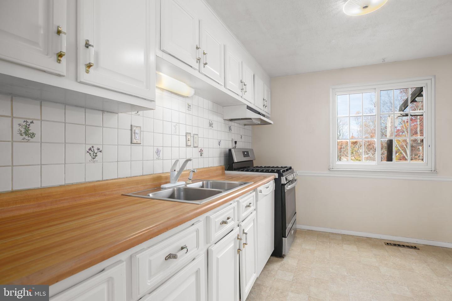 5068 MACNAMARA DR, FREDERICKSBURG, Virginia 22407, 4 Bedrooms Bedrooms, ,2 BathroomsBathrooms,Residential,For sale,5068 MACNAMARA DR,VASP2036386 MLS # VASP2036386 5068 MACNAMARA DR, FREDERICKSBURG, Virginia 22407, 4 Bedrooms Bedrooms, ,2 BathroomsBathrooms,Residential,For sale,5068 MACNAMARA DR,VASP2036386 MLS # VASP2036386