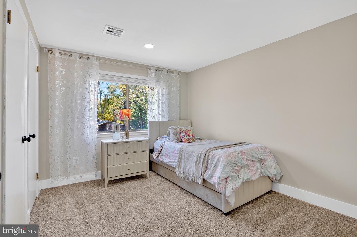 1534 YOUNGS POINT PL, HERNDON, Virginia 20170, 4 Bedrooms Bedrooms, ,2 BathroomsBathrooms,Residential,For sale,1534 YOUNGS POINT PL,VAFX2275172 MLS # VAFX2275172 1534 YOUNGS POINT PL, HERNDON, Virginia 20170, 4 Bedrooms Bedrooms, ,2 BathroomsBathrooms,Residential,For sale,1534 YOUNGS POINT PL,VAFX2275172 MLS # VAFX2275172