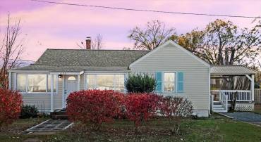 300 WEEMS, COLONIAL BEACH, Virginia 22443, 3 Bedrooms Bedrooms, ,1 BathroomBathrooms,Residential,For sale,300 WEEMS,VAWE2010114 MLS # VAWE2010114