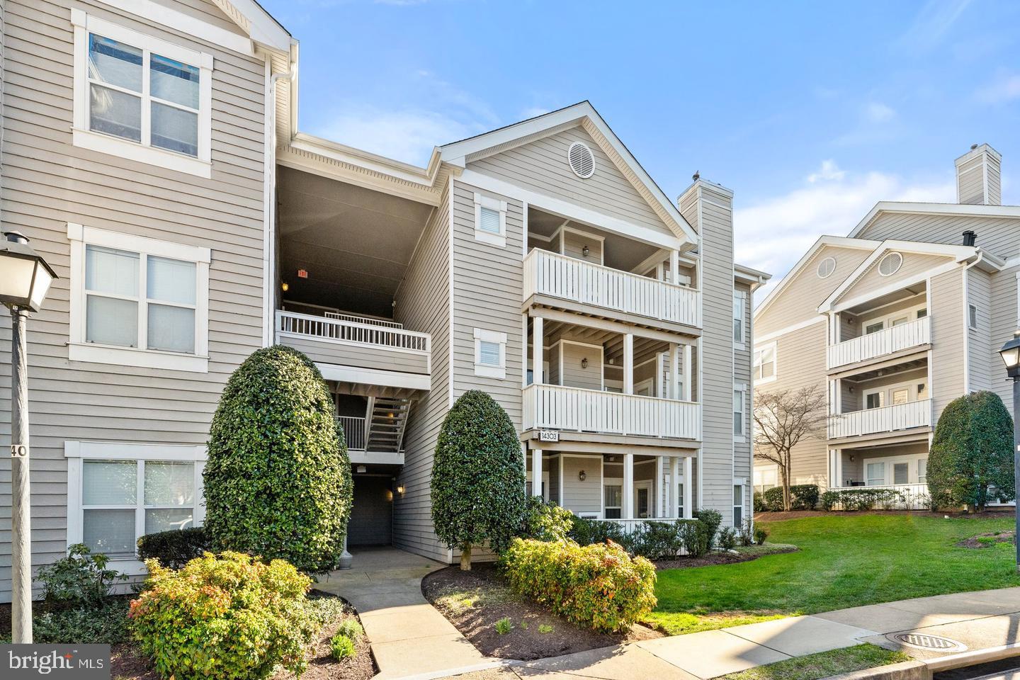 14303 GRAPE HOLLY GRV #15, CENTREVILLE, Virginia 20121, 2 Bedrooms Bedrooms, ,2 BathroomsBathrooms,Residential,For sale,14303 GRAPE HOLLY GRV #15,VAFX2279302 MLS # VAFX2279302 14303 GRAPE HOLLY GRV #15, CENTREVILLE, Virginia 20121, 2 Bedrooms Bedrooms, ,2 BathroomsBathrooms,Residential,For sale,14303 GRAPE HOLLY GRV #15,VAFX2279302 MLS # VAFX2279302
