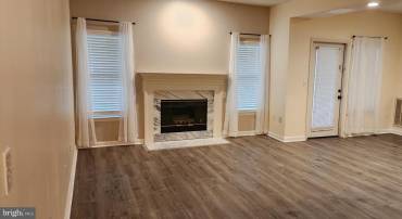 14303 GRAPE HOLLY GRV #15, CENTREVILLE, Virginia 20121, 2 Bedrooms Bedrooms, ,2 BathroomsBathrooms,Residential,For sale,14303 GRAPE HOLLY GRV #15,VAFX2279302 MLS # VAFX2279302