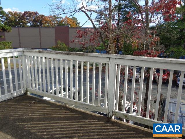 1904 INGLEWOOD DR #E, CHARLOTTESVILLE, Virginia 22901, 2 Bedrooms Bedrooms, ,1 BathroomBathrooms,Residential,For sale,1904 INGLEWOOD DR #E,671153 MLS # 671153 1904 INGLEWOOD DR #E, CHARLOTTESVILLE, Virginia 22901, 2 Bedrooms Bedrooms, ,1 BathroomBathrooms,Residential,For sale,1904 INGLEWOOD DR #E,671153 MLS # 671153