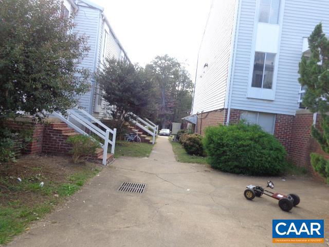 1904 INGLEWOOD DR #E, CHARLOTTESVILLE, Virginia 22901, 2 Bedrooms Bedrooms, ,1 BathroomBathrooms,Residential,For sale,1904 INGLEWOOD DR #E,671153 MLS # 671153 1904 INGLEWOOD DR #E, CHARLOTTESVILLE, Virginia 22901, 2 Bedrooms Bedrooms, ,1 BathroomBathrooms,Residential,For sale,1904 INGLEWOOD DR #E,671153 MLS # 671153