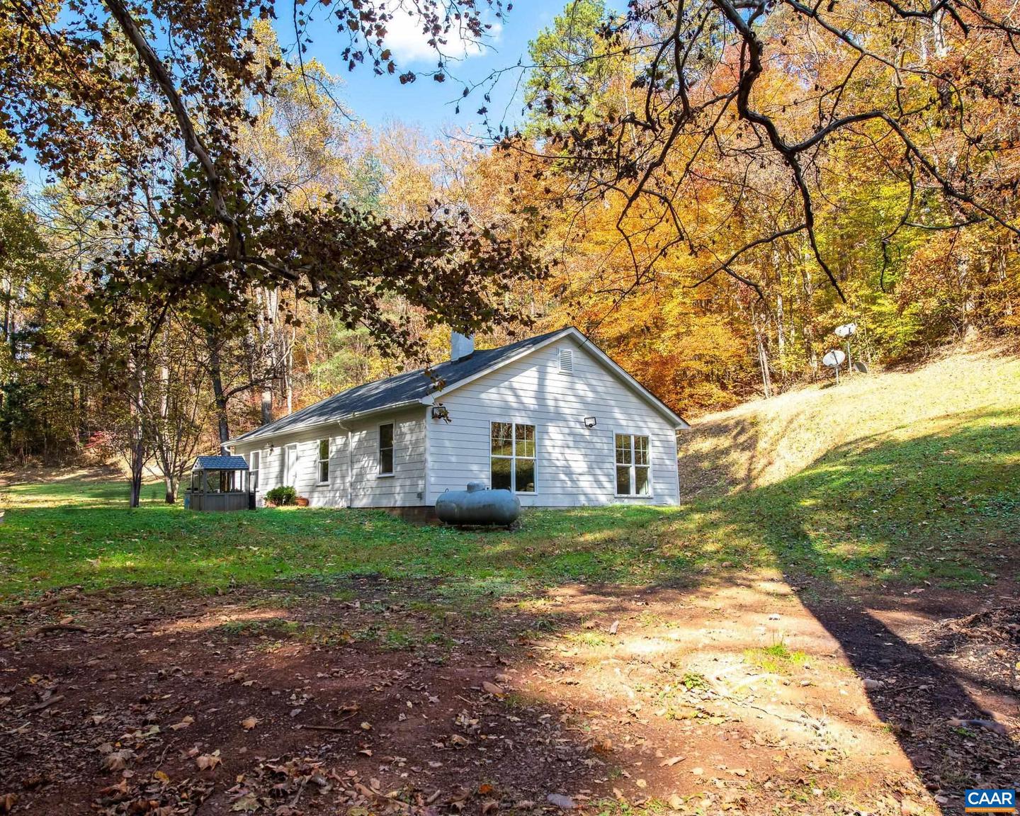 3189 JAMES RIVER RD, HOWARDSVILLE, Virginia 24562, 3 Bedrooms Bedrooms, ,1 BathroomBathrooms,Residential,For sale,3189 JAMES RIVER RD,671157 MLS # 671157 3189 JAMES RIVER RD, HOWARDSVILLE, Virginia 24562, 3 Bedrooms Bedrooms, ,1 BathroomBathrooms,Residential,For sale,3189 JAMES RIVER RD,671157 MLS # 671157