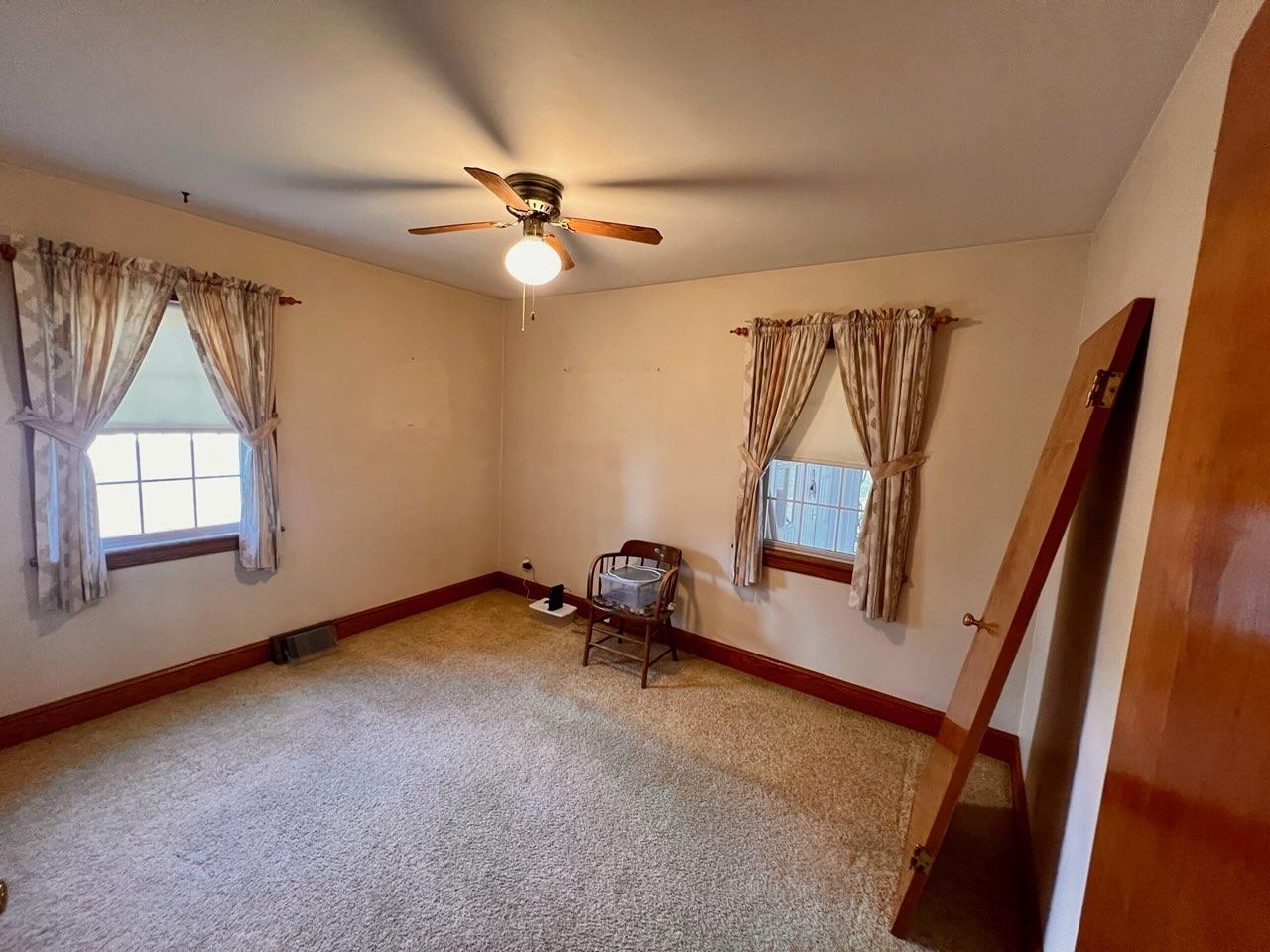 146 MARYLAND AVE, HARRISONBURG, Virginia 22801, 4 Bedrooms Bedrooms, ,2 BathroomsBathrooms,Residential,146 MARYLAND AVE,671165 MLS # 671165 146 MARYLAND AVE, HARRISONBURG, Virginia 22801, 4 Bedrooms Bedrooms, ,2 BathroomsBathrooms,Residential,146 MARYLAND AVE,671165 MLS # 671165