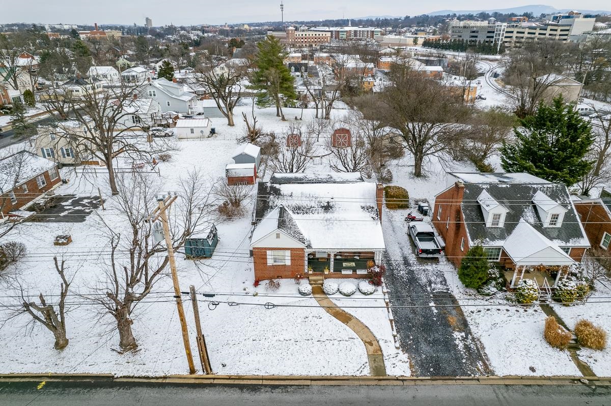 146 MARYLAND AVE, HARRISONBURG, Virginia 22801, 4 Bedrooms Bedrooms, ,2 BathroomsBathrooms,Residential,146 MARYLAND AVE,671165 MLS # 671165