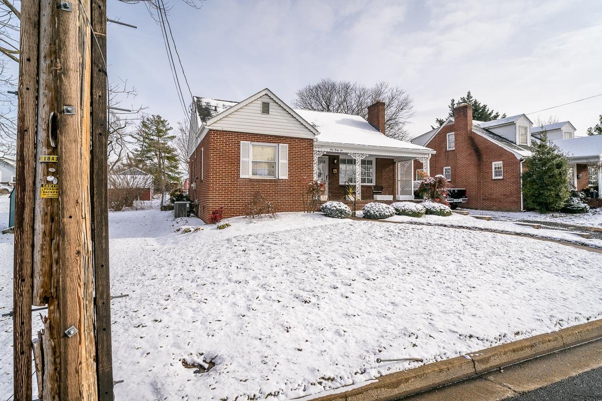 146 MARYLAND AVE, HARRISONBURG, Virginia 22801, 4 Bedrooms Bedrooms, ,2 BathroomsBathrooms,Residential,146 MARYLAND AVE,671165 MLS # 671165