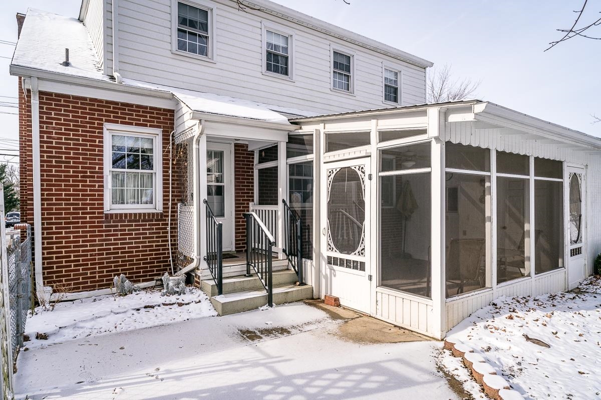 146 MARYLAND AVE, HARRISONBURG, Virginia 22801, 4 Bedrooms Bedrooms, ,2 BathroomsBathrooms,Residential,146 MARYLAND AVE,671165 MLS # 671165