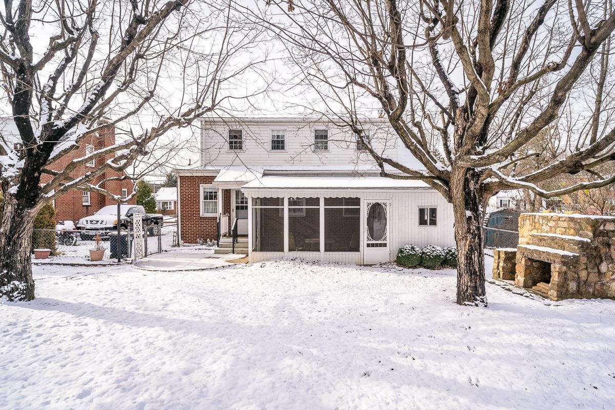 146 MARYLAND AVE, HARRISONBURG, Virginia 22801, 4 Bedrooms Bedrooms, ,2 BathroomsBathrooms,Residential,146 MARYLAND AVE,671165 MLS # 671165