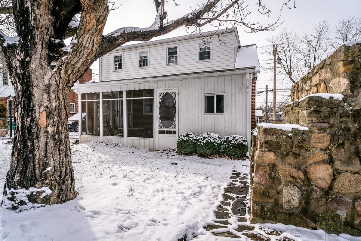 146 MARYLAND AVE, HARRISONBURG, Virginia 22801, 4 Bedrooms Bedrooms, ,2 BathroomsBathrooms,Residential,146 MARYLAND AVE,671165 MLS # 671165