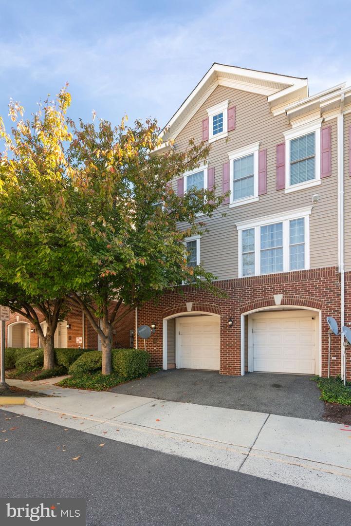 7141 MASON GROVE CT #18, ALEXANDRIA, Virginia 22306, 3 Bedrooms Bedrooms, ,2 BathroomsBathrooms,Residential,For sale,7141 MASON GROVE CT #18,VAFX2274416 MLS # VAFX2274416 7141 MASON GROVE CT #18, ALEXANDRIA, Virginia 22306, 3 Bedrooms Bedrooms, ,2 BathroomsBathrooms,Residential,For sale,7141 MASON GROVE CT #18,VAFX2274416 MLS # VAFX2274416