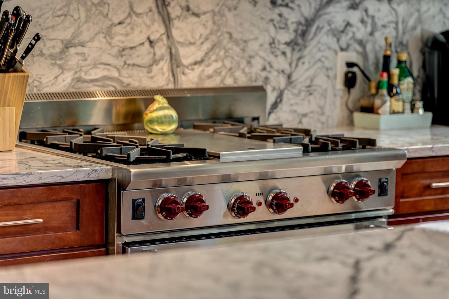 1600 CLARENDON BLVD #W108, ARLINGTON, Virginia 22209, 2 Bedrooms Bedrooms, ,2 BathroomsBathrooms,Residential,For sale,1600 CLARENDON BLVD #W108,VAAR2065896 MLS # VAAR2065896