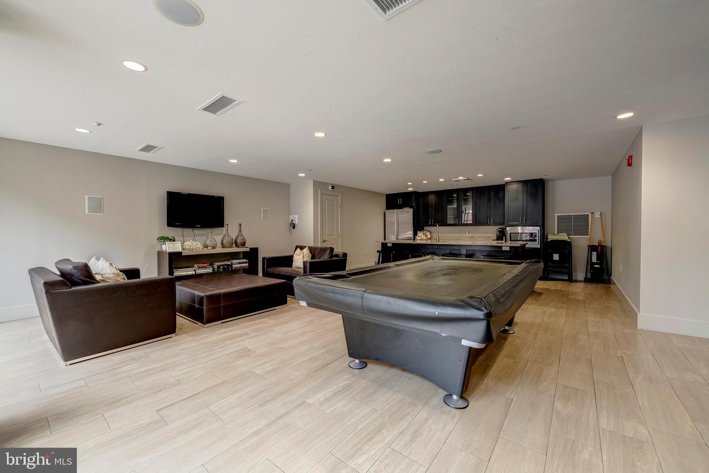 1600 CLARENDON BLVD #W108, ARLINGTON, Virginia 22209, 2 Bedrooms Bedrooms, ,2 BathroomsBathrooms,Residential,For sale,1600 CLARENDON BLVD #W108,VAAR2065896 MLS # VAAR2065896