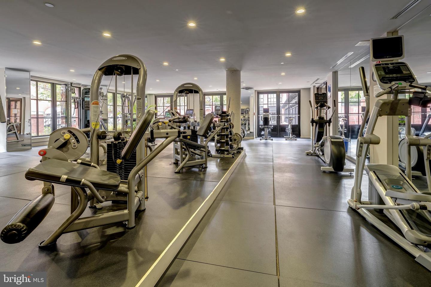 1600 CLARENDON BLVD #W108, ARLINGTON, Virginia 22209, 2 Bedrooms Bedrooms, ,2 BathroomsBathrooms,Residential,For sale,1600 CLARENDON BLVD #W108,VAAR2065896 MLS # VAAR2065896