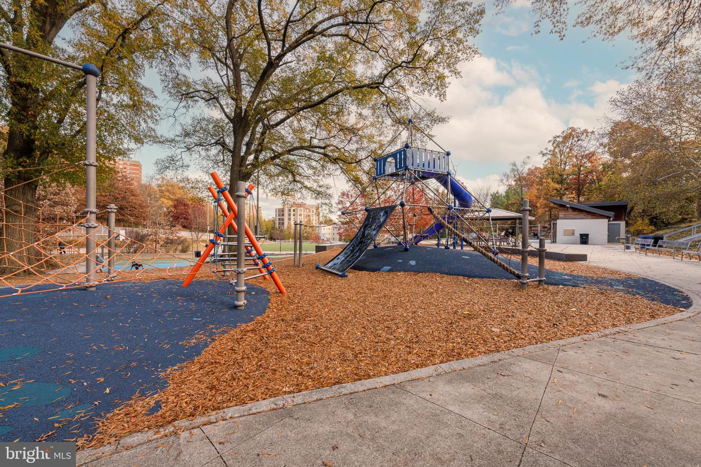 1600 CLARENDON BLVD #W108, ARLINGTON, Virginia 22209, 2 Bedrooms Bedrooms, ,2 BathroomsBathrooms,Residential,For sale,1600 CLARENDON BLVD #W108,VAAR2065896 MLS # VAAR2065896