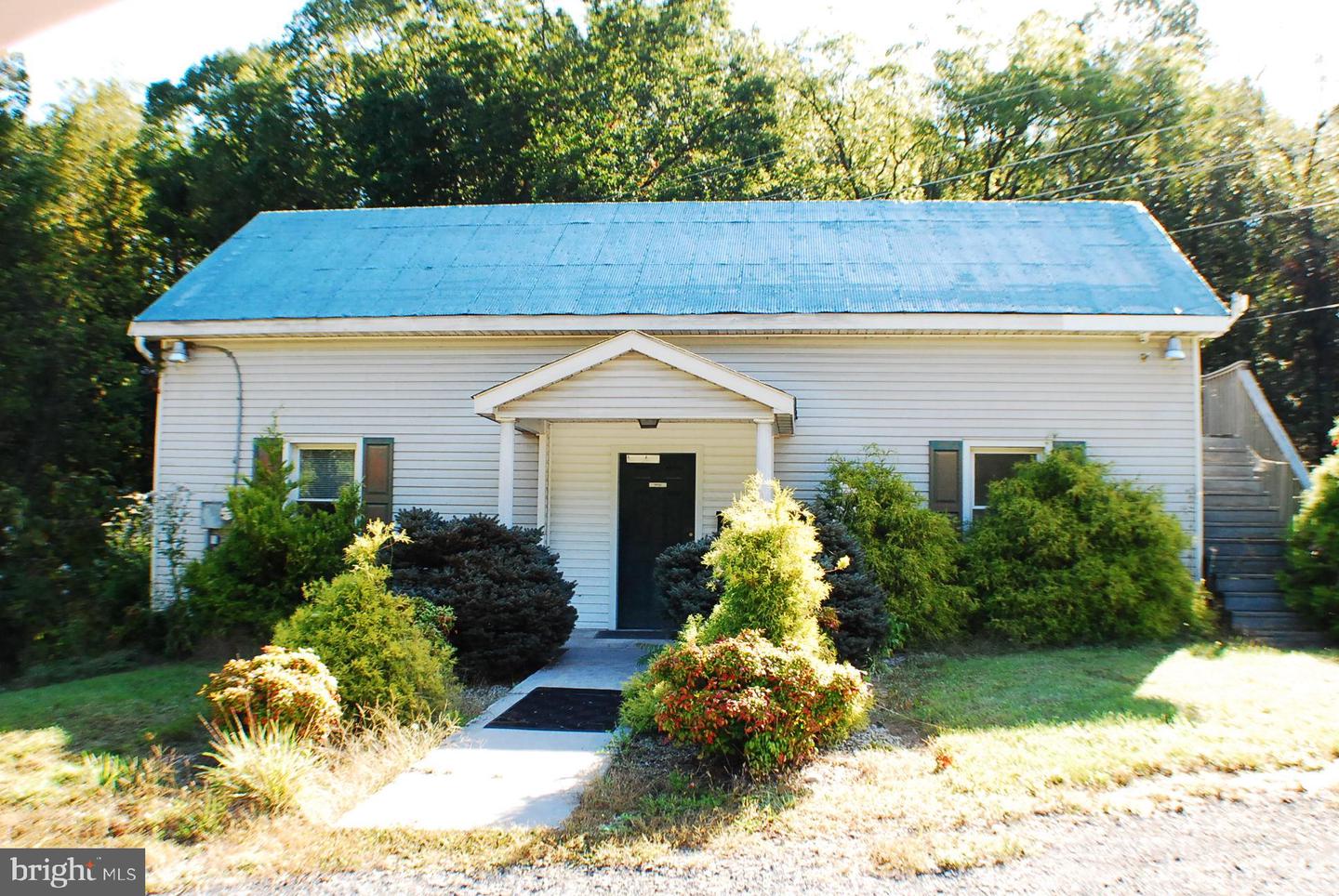 10358 STONEWALL JACKSON HWY, FRONT ROYAL, Virginia 22630, 3 Bedrooms Bedrooms, ,1 BathroomBathrooms,Residential,For sale,10358 STONEWALL JACKSON HWY,VAWR2012792 MLS # VAWR2012792