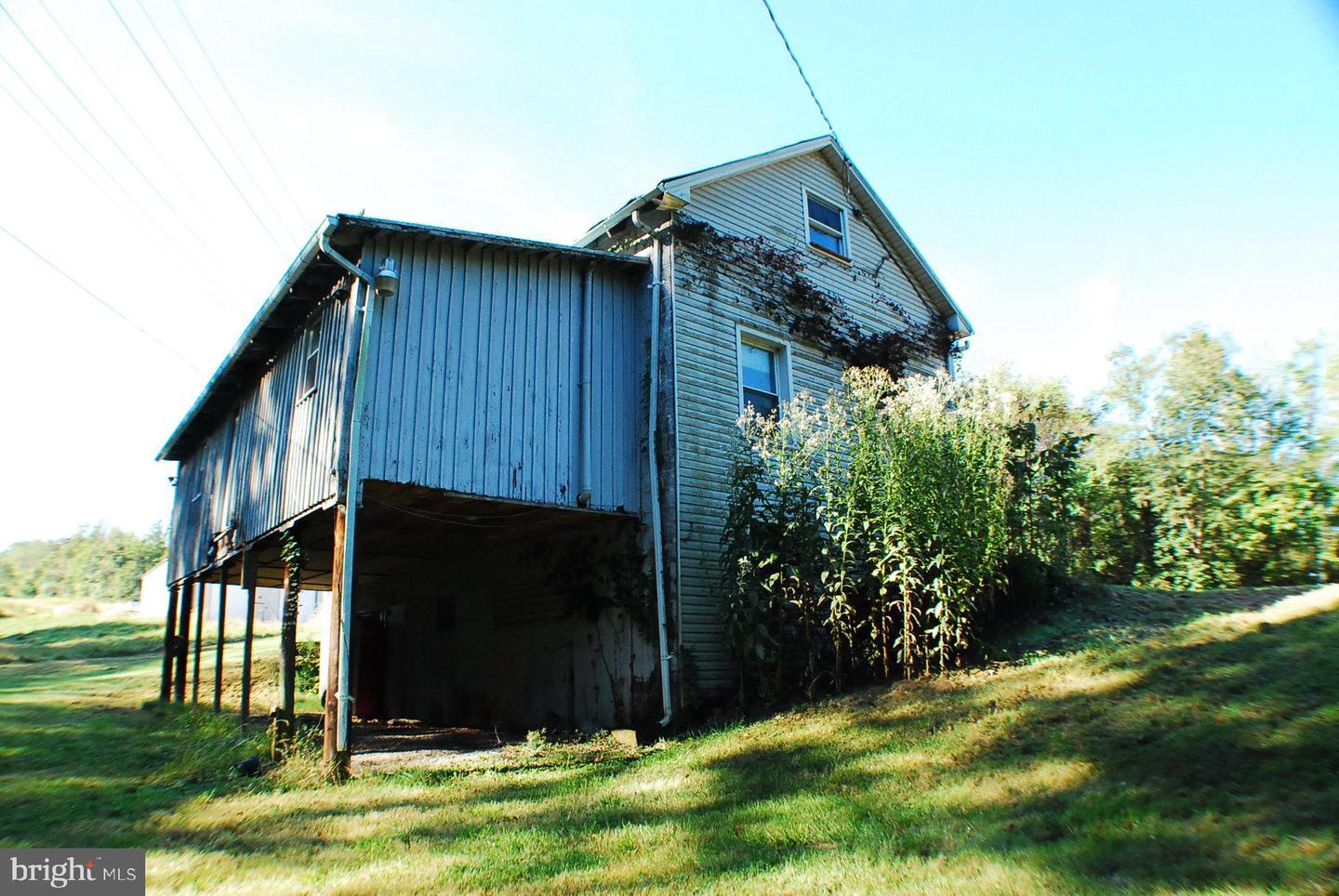 10358 STONEWALL JACKSON HWY, FRONT ROYAL, Virginia 22630, 3 Bedrooms Bedrooms, ,1 BathroomBathrooms,Residential,For sale,10358 STONEWALL JACKSON HWY,VAWR2012792 MLS # VAWR2012792