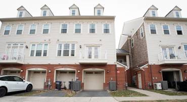 42577 SUNSET RIDGE SQ, ASHBURN, Virginia 20148, 3 Bedrooms Bedrooms, ,2 BathroomsBathrooms,Residential,For sale,42577 SUNSET RIDGE SQ,VALO2110536 MLS # VALO2110536