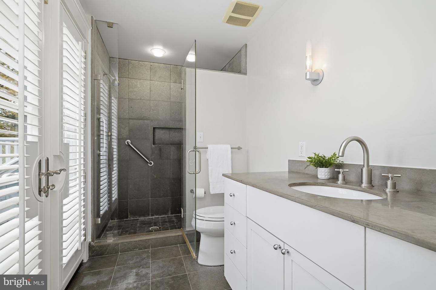 3506 35TH ST NW, WASHINGTON, District Of Columbia 20016, 3 Bedrooms Bedrooms, 6 Rooms Rooms,2 BathroomsBathrooms,Residential,For sale,3506 35TH ST NW,DCDC2231744 MLS # DCDC2231744