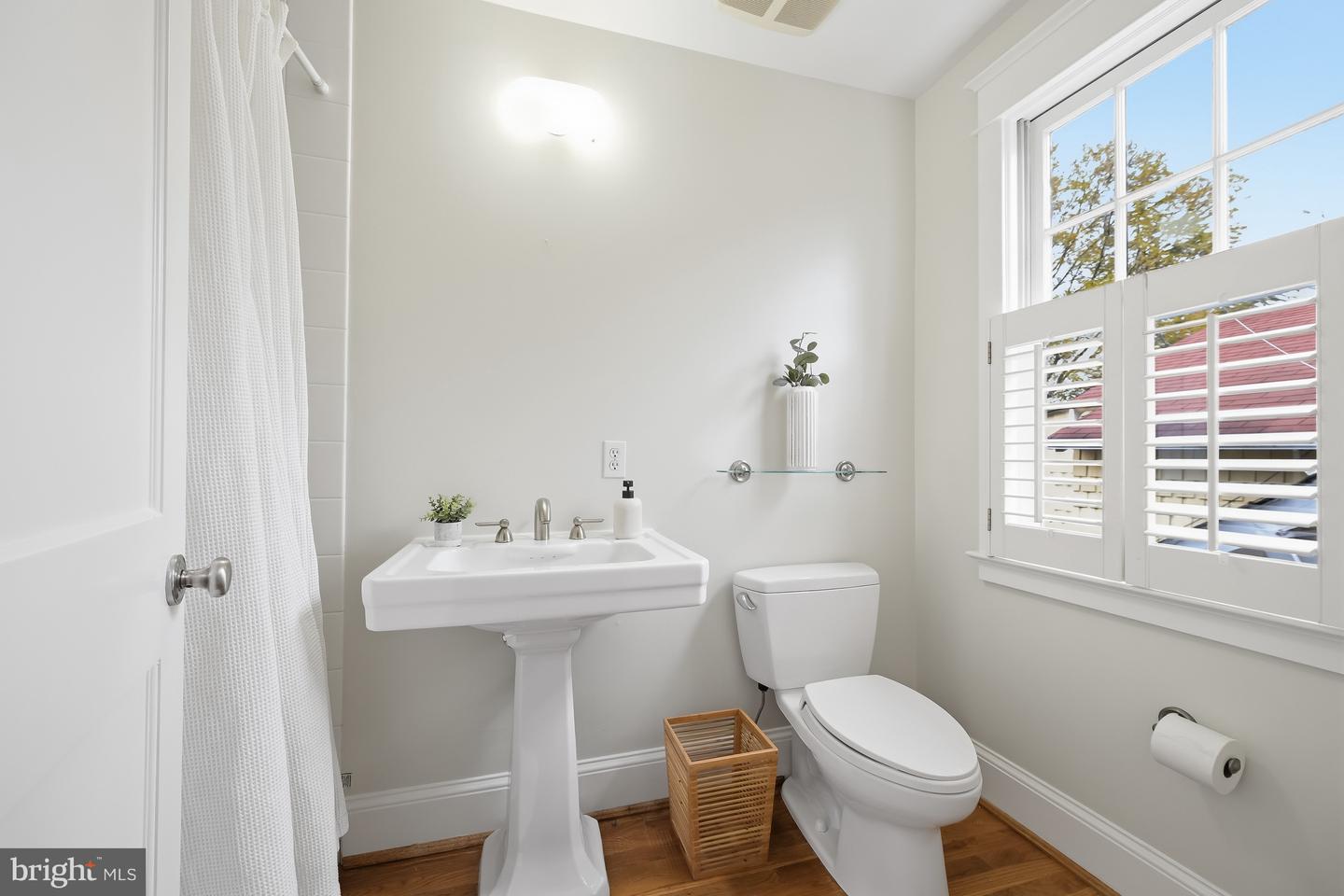 3506 35TH ST NW, WASHINGTON, District Of Columbia 20016, 3 Bedrooms Bedrooms, 6 Rooms Rooms,2 BathroomsBathrooms,Residential,For sale,3506 35TH ST NW,DCDC2231744 MLS # DCDC2231744