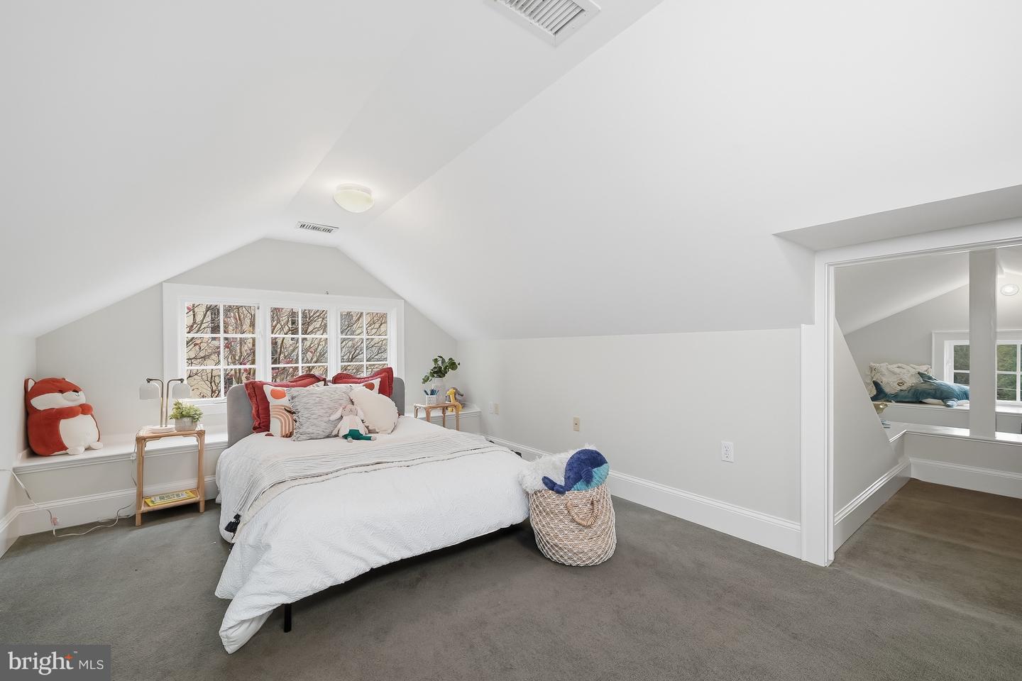 3506 35TH ST NW, WASHINGTON, District Of Columbia 20016, 3 Bedrooms Bedrooms, 6 Rooms Rooms,2 BathroomsBathrooms,Residential,For sale,3506 35TH ST NW,DCDC2231744 MLS # DCDC2231744