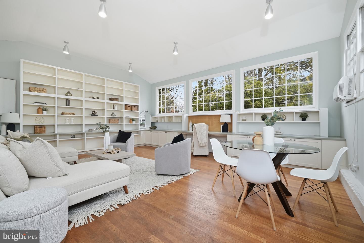 3506 35TH ST NW, WASHINGTON, District Of Columbia 20016, 3 Bedrooms Bedrooms, 6 Rooms Rooms,2 BathroomsBathrooms,Residential,For sale,3506 35TH ST NW,DCDC2231744 MLS # DCDC2231744