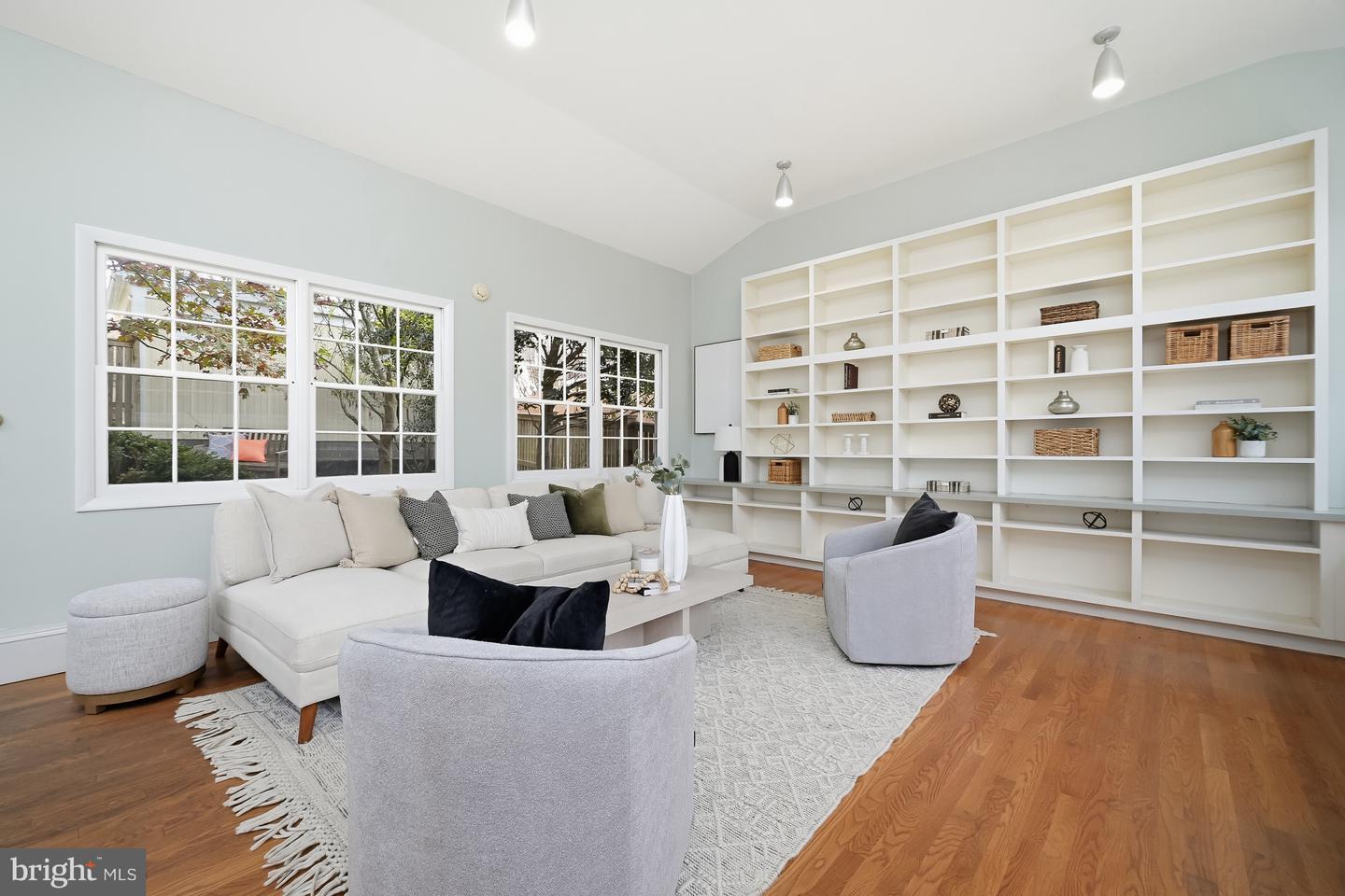 3506 35TH ST NW, WASHINGTON, District Of Columbia 20016, 3 Bedrooms Bedrooms, 6 Rooms Rooms,2 BathroomsBathrooms,Residential,For sale,3506 35TH ST NW,DCDC2231744 MLS # DCDC2231744