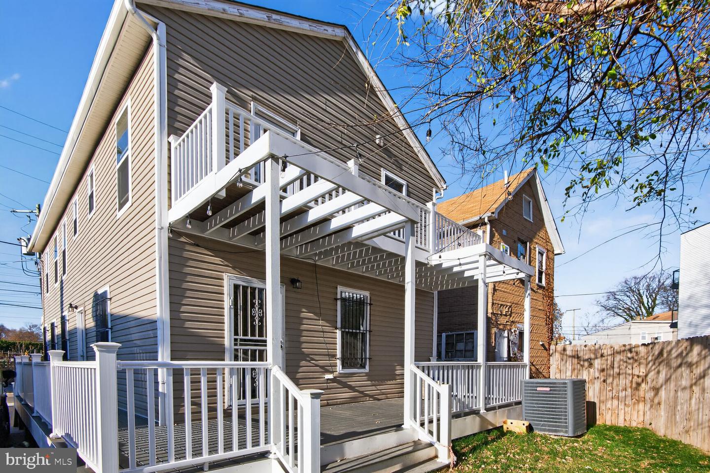 4321 MINNESOTA AVE NE, WASHINGTON, District Of Columbia 20019, 4 Bedrooms Bedrooms, ,3 BathroomsBathrooms,Residential,For sale,4321 MINNESOTA AVE NE,DCDC2231890 MLS # DCDC2231890