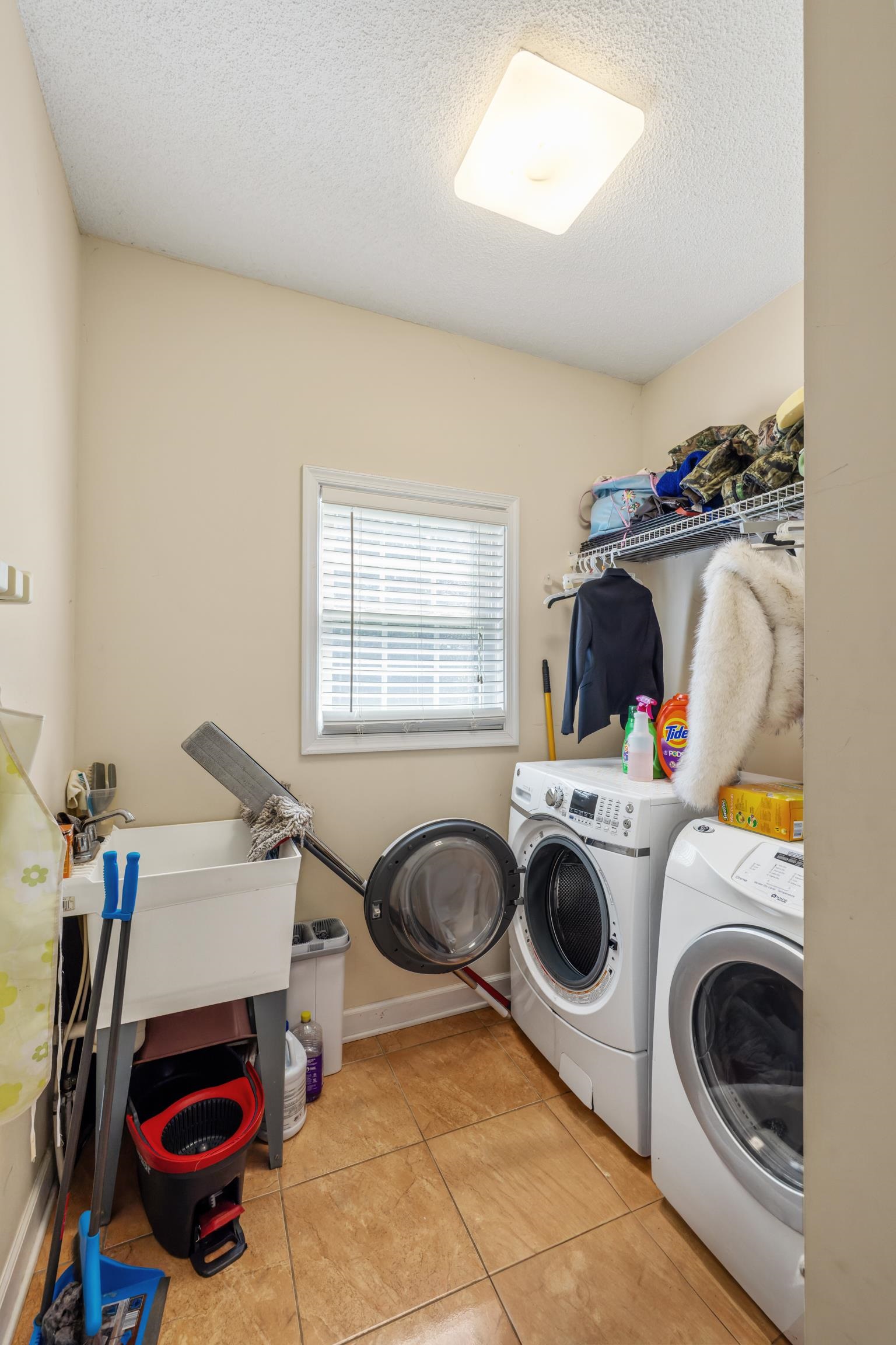 635 LONG MEADOW RD, FISHERSVILLE, Virginia 22939, 6 Bedrooms Bedrooms, ,4 BathroomsBathrooms,Residential,635 LONG MEADOW RD,671167 MLS # 671167 635 LONG MEADOW RD, FISHERSVILLE, Virginia 22939, 6 Bedrooms Bedrooms, ,4 BathroomsBathrooms,Residential,635 LONG MEADOW RD,671167 MLS # 671167