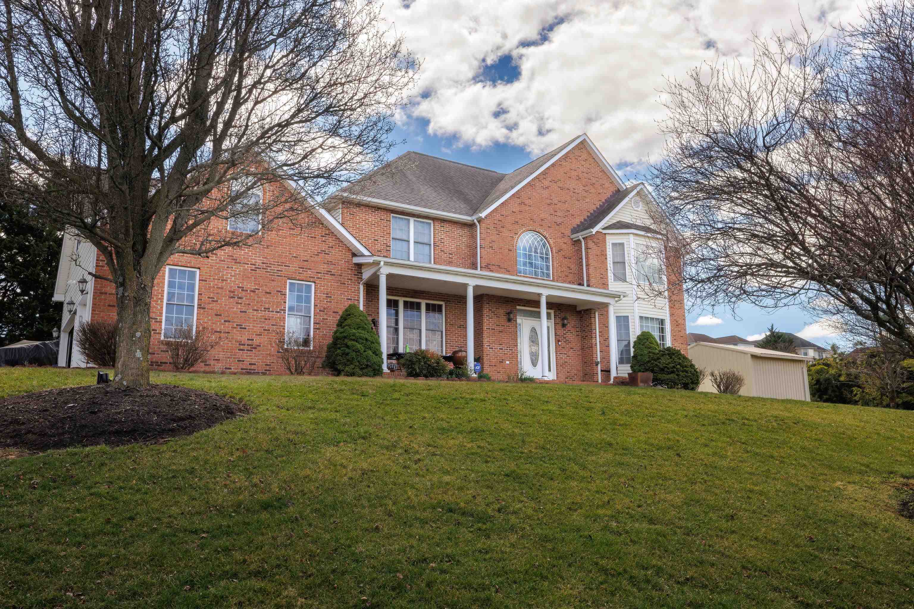 635 LONG MEADOW RD, FISHERSVILLE, Virginia 22939, 6 Bedrooms Bedrooms, ,4 BathroomsBathrooms,Residential,635 LONG MEADOW RD,671167 MLS # 671167 635 LONG MEADOW RD, FISHERSVILLE, Virginia 22939, 6 Bedrooms Bedrooms, ,4 BathroomsBathrooms,Residential,635 LONG MEADOW RD,671167 MLS # 671167