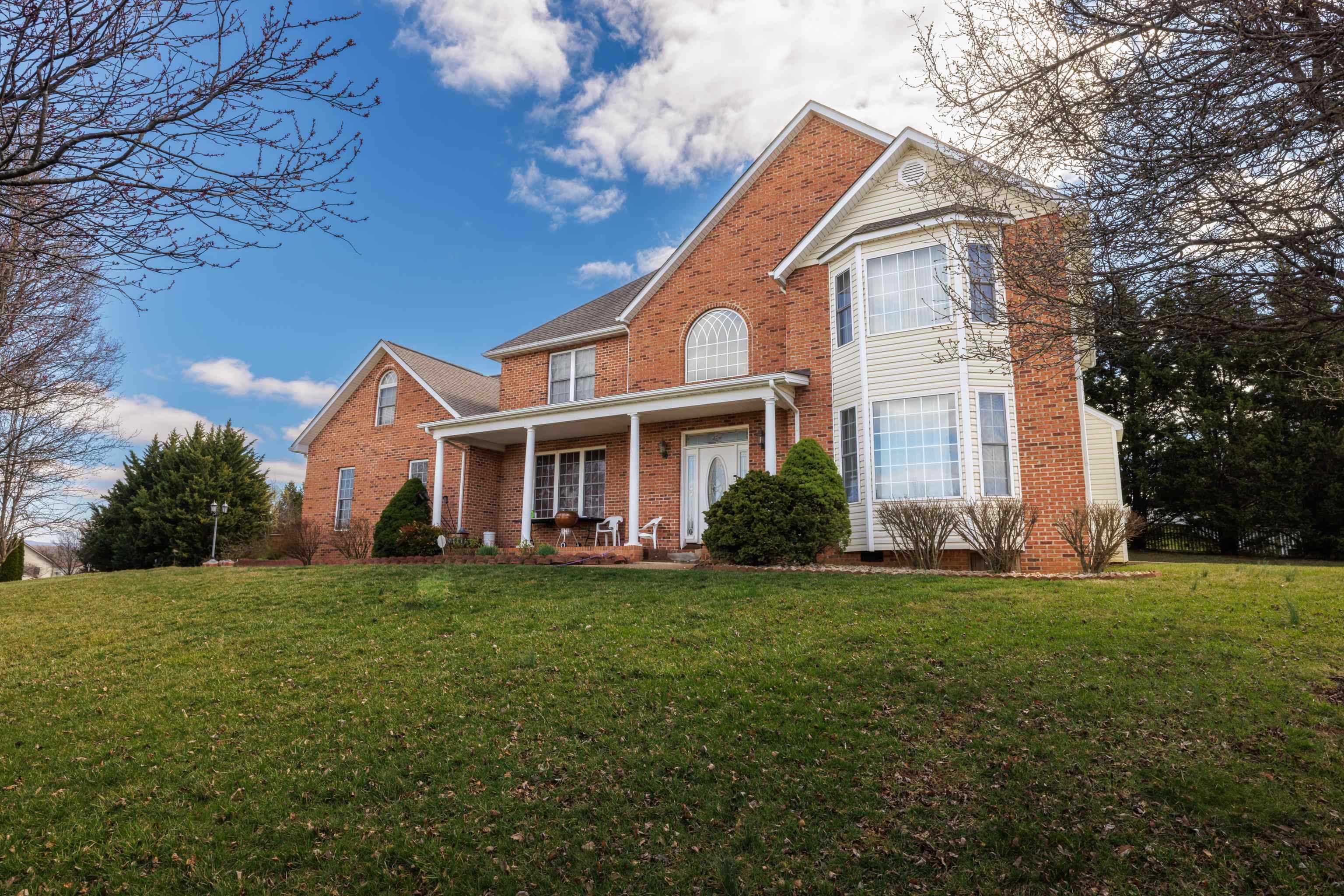 635 LONG MEADOW RD, FISHERSVILLE, Virginia 22939, 6 Bedrooms Bedrooms, ,4 BathroomsBathrooms,Residential,635 LONG MEADOW RD,671167 MLS # 671167