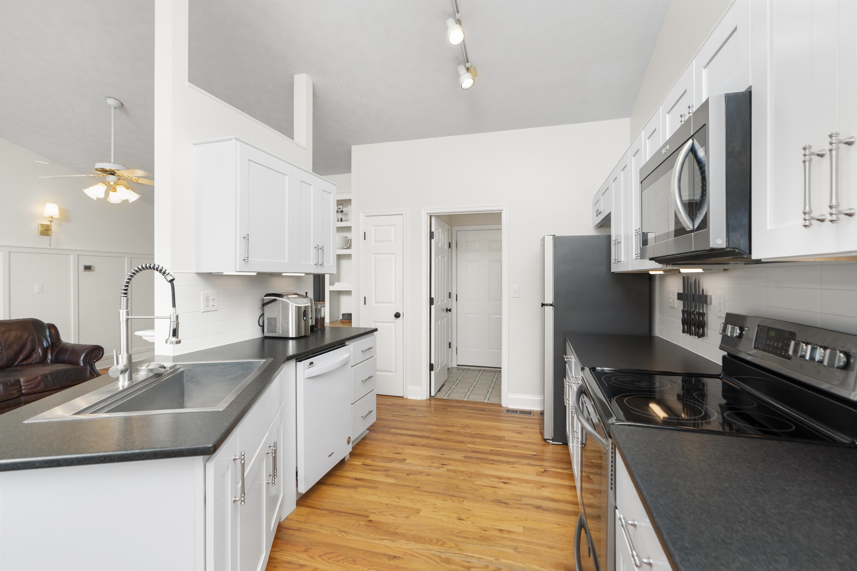 200 BEDFORD RD, WAYNESBORO, Virginia 22980, 5 Bedrooms Bedrooms, ,3 BathroomsBathrooms,Residential,200 BEDFORD RD,671171 MLS # 671171 200 BEDFORD RD, WAYNESBORO, Virginia 22980, 5 Bedrooms Bedrooms, ,3 BathroomsBathrooms,Residential,200 BEDFORD RD,671171 MLS # 671171