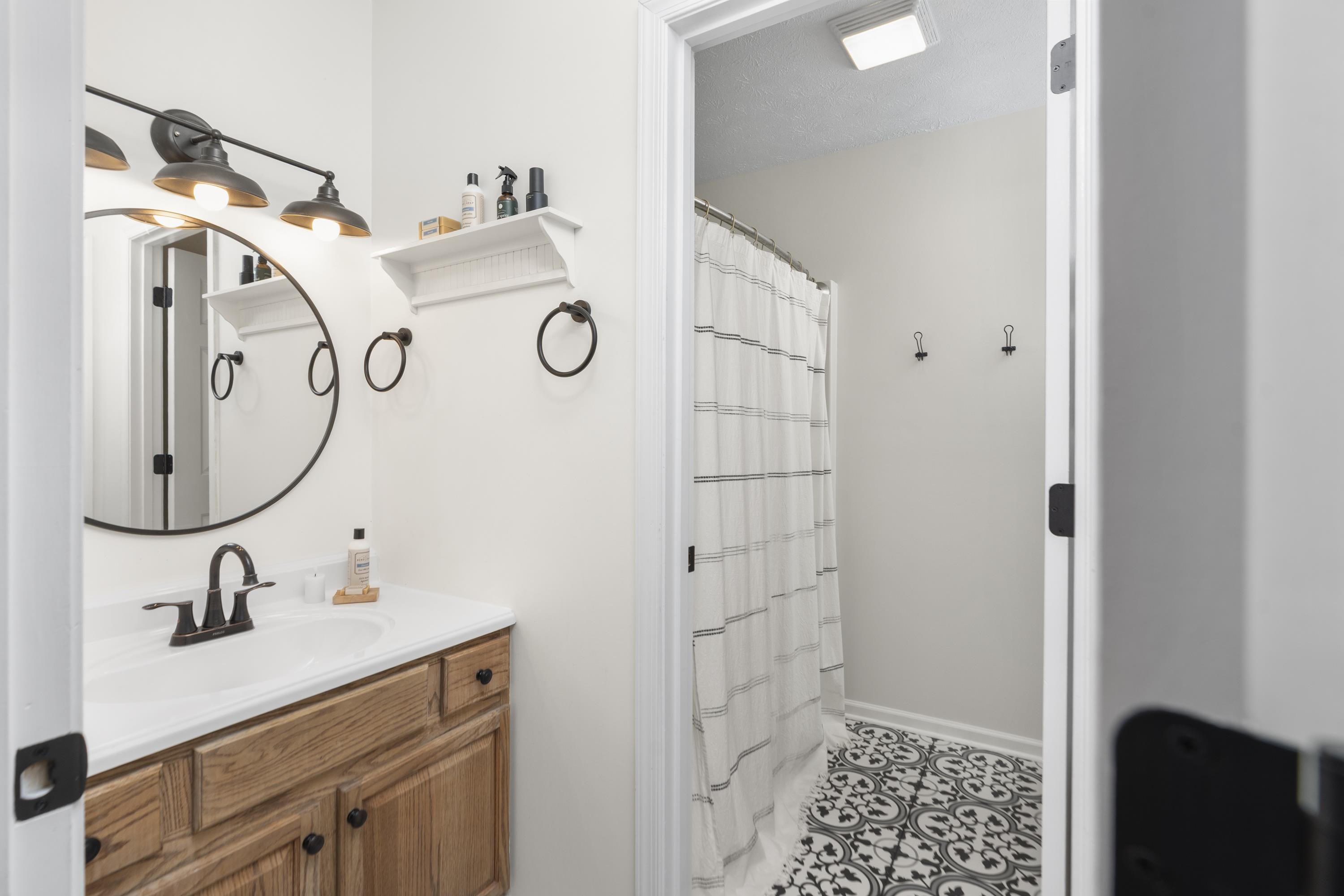 200 BEDFORD RD, WAYNESBORO, Virginia 22980, 5 Bedrooms Bedrooms, ,3 BathroomsBathrooms,Residential,200 BEDFORD RD,671171 MLS # 671171 200 BEDFORD RD, WAYNESBORO, Virginia 22980, 5 Bedrooms Bedrooms, ,3 BathroomsBathrooms,Residential,200 BEDFORD RD,671171 MLS # 671171