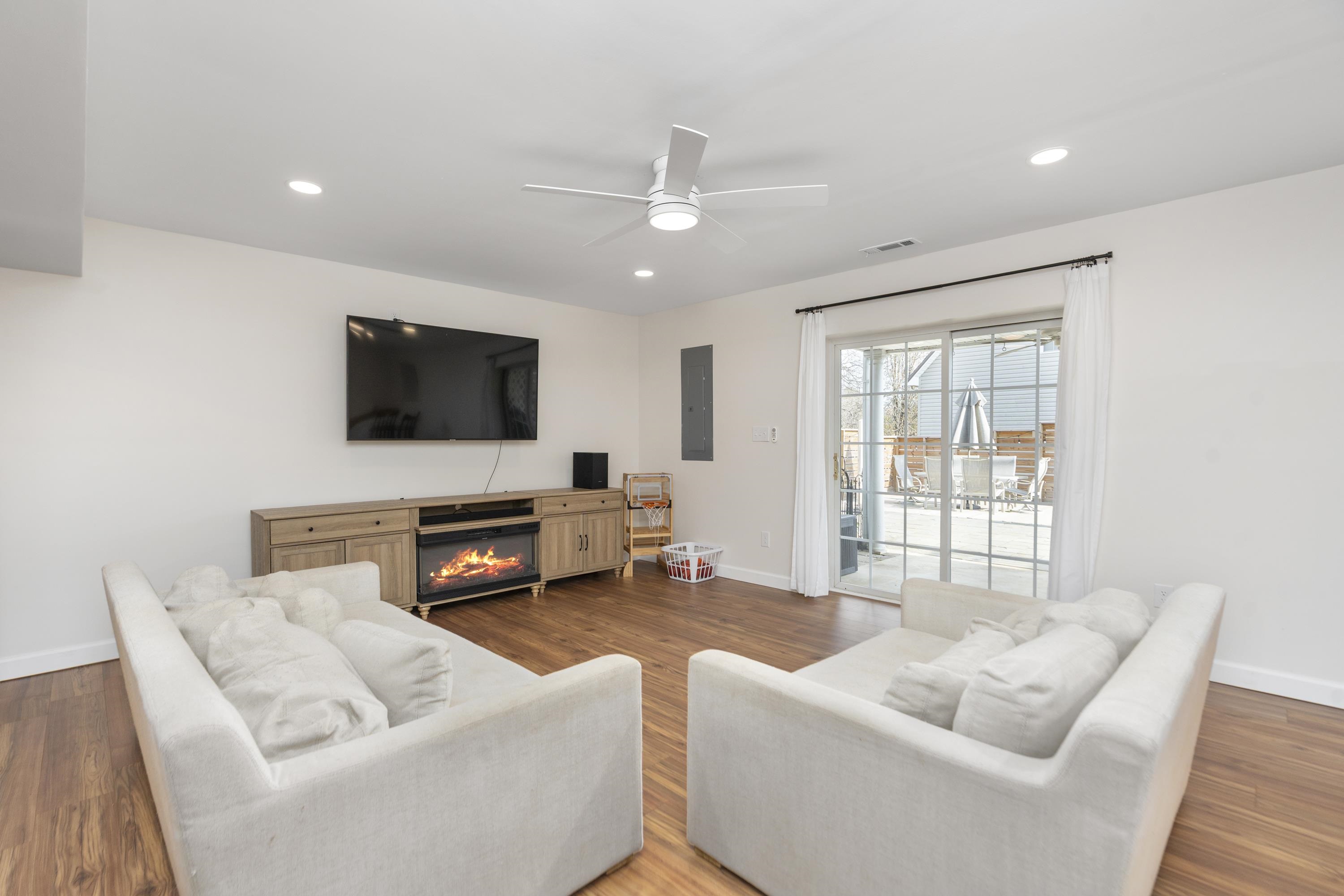 200 BEDFORD RD, WAYNESBORO, Virginia 22980, 5 Bedrooms Bedrooms, ,3 BathroomsBathrooms,Residential,200 BEDFORD RD,671171 MLS # 671171 200 BEDFORD RD, WAYNESBORO, Virginia 22980, 5 Bedrooms Bedrooms, ,3 BathroomsBathrooms,Residential,200 BEDFORD RD,671171 MLS # 671171