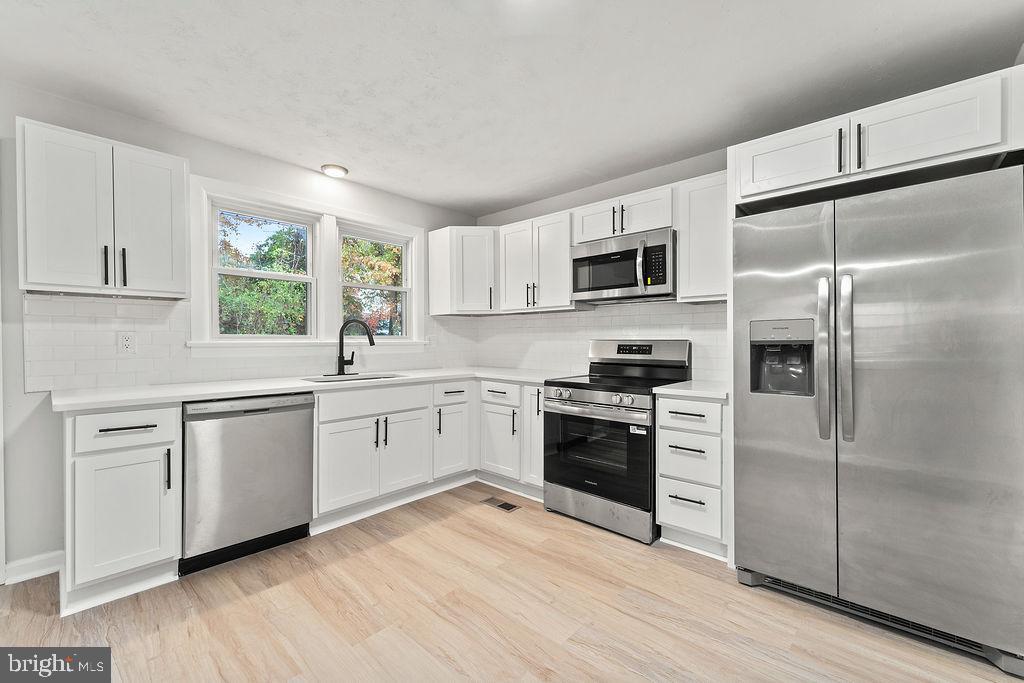 2910 LEE EXTENDED DR, FREDERICKSBURG, Virginia 22408, 3 Bedrooms Bedrooms, ,1 BathroomBathrooms,Residential,For sale,2910 LEE EXTENDED DR,VASP2036692 MLS # VASP2036692 2910 LEE EXTENDED DR, FREDERICKSBURG, Virginia 22408, 3 Bedrooms Bedrooms, ,1 BathroomBathrooms,Residential,For sale,2910 LEE EXTENDED DR,VASP2036692 MLS # VASP2036692