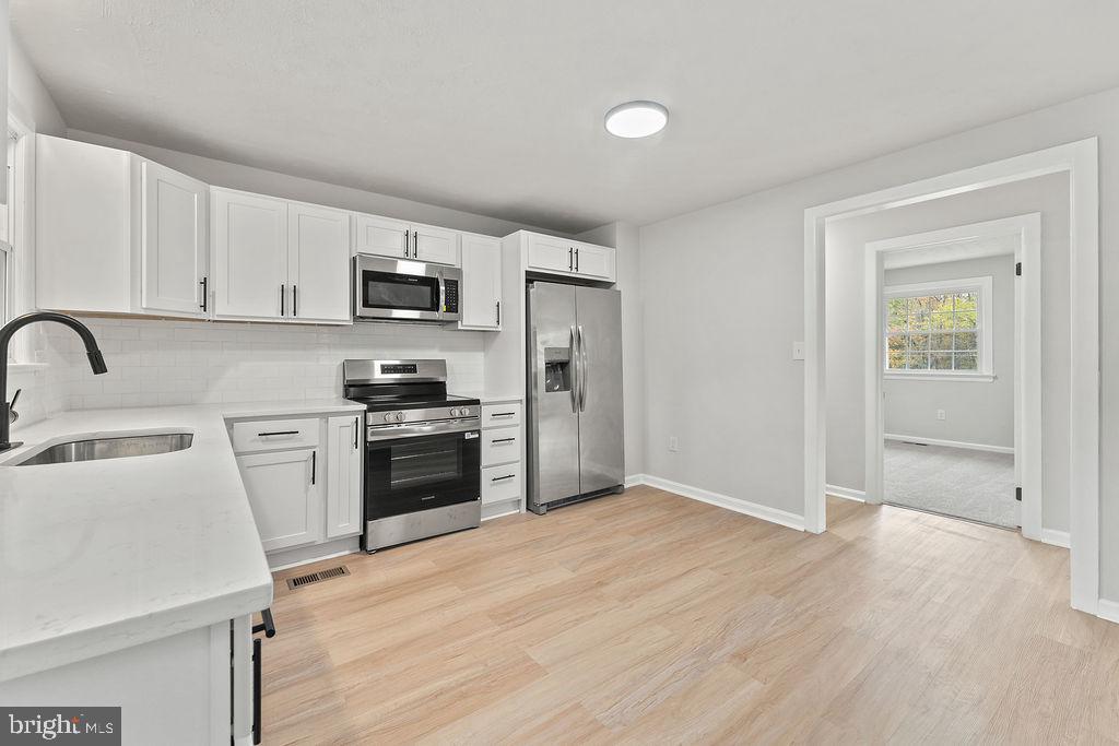 2910 LEE EXTENDED DR, FREDERICKSBURG, Virginia 22408, 3 Bedrooms Bedrooms, ,1 BathroomBathrooms,Residential,For sale,2910 LEE EXTENDED DR,VASP2036692 MLS # VASP2036692 2910 LEE EXTENDED DR, FREDERICKSBURG, Virginia 22408, 3 Bedrooms Bedrooms, ,1 BathroomBathrooms,Residential,For sale,2910 LEE EXTENDED DR,VASP2036692 MLS # VASP2036692