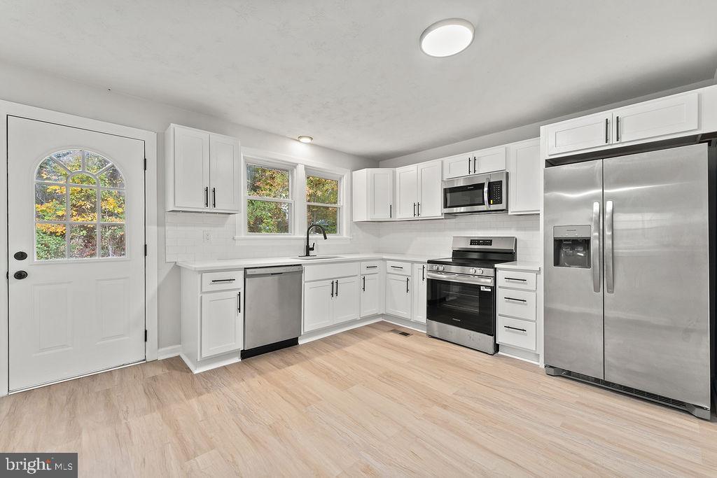 2910 LEE EXTENDED DR, FREDERICKSBURG, Virginia 22408, 3 Bedrooms Bedrooms, ,1 BathroomBathrooms,Residential,For sale,2910 LEE EXTENDED DR,VASP2036692 MLS # VASP2036692 2910 LEE EXTENDED DR, FREDERICKSBURG, Virginia 22408, 3 Bedrooms Bedrooms, ,1 BathroomBathrooms,Residential,For sale,2910 LEE EXTENDED DR,VASP2036692 MLS # VASP2036692