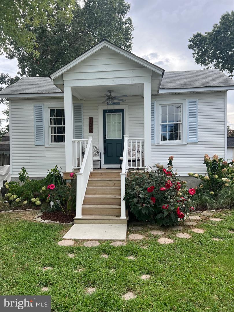 122 SULGRAVE ST, COLONIAL BEACH, Virginia 22443, 1 Bedroom Bedrooms, ,1 BathroomBathrooms,Residential,For sale,122 SULGRAVE ST,VAWE2009986 MLS # VAWE2009986
