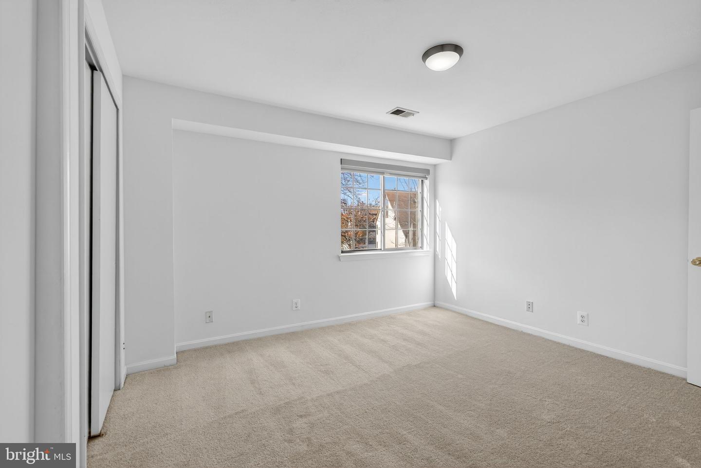 6017-F CURTIER DR #F, ALEXANDRIA, Virginia 22310, 2 Bedrooms Bedrooms, ,2 BathroomsBathrooms,Residential,For sale,6017-F CURTIER DR #F,VAFX2277362 MLS # VAFX2277362