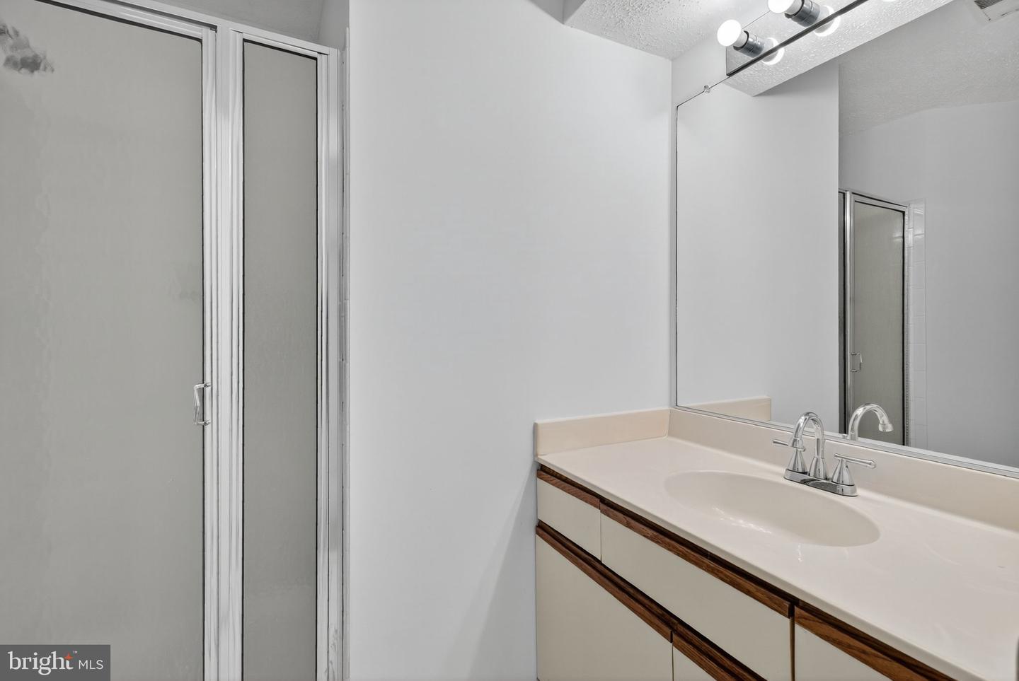 6017-F CURTIER DR #F, ALEXANDRIA, Virginia 22310, 2 Bedrooms Bedrooms, ,2 BathroomsBathrooms,Residential,For sale,6017-F CURTIER DR #F,VAFX2277362 MLS # VAFX2277362