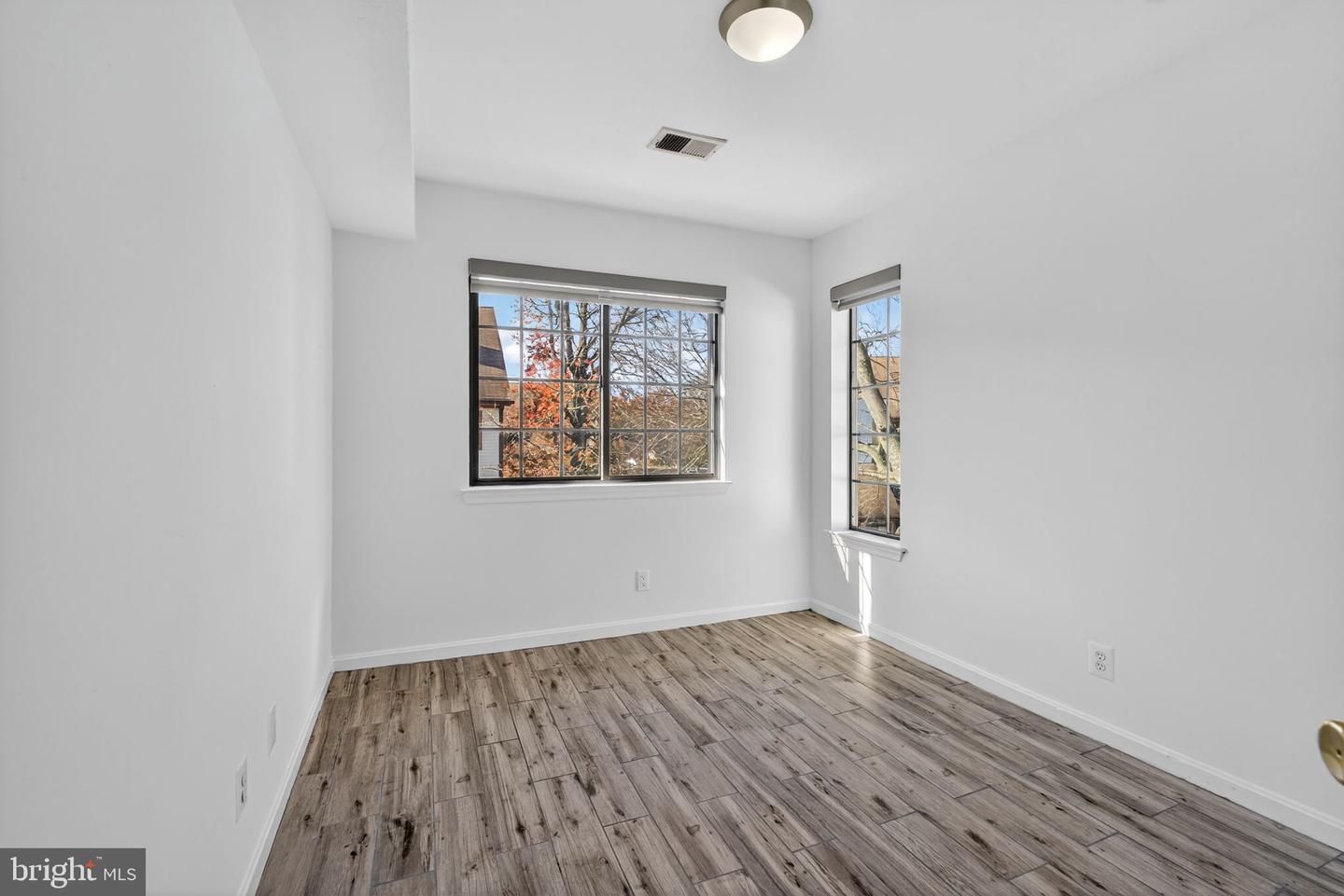 6017-F CURTIER DR #F, ALEXANDRIA, Virginia 22310, 2 Bedrooms Bedrooms, ,2 BathroomsBathrooms,Residential,For sale,6017-F CURTIER DR #F,VAFX2277362 MLS # VAFX2277362