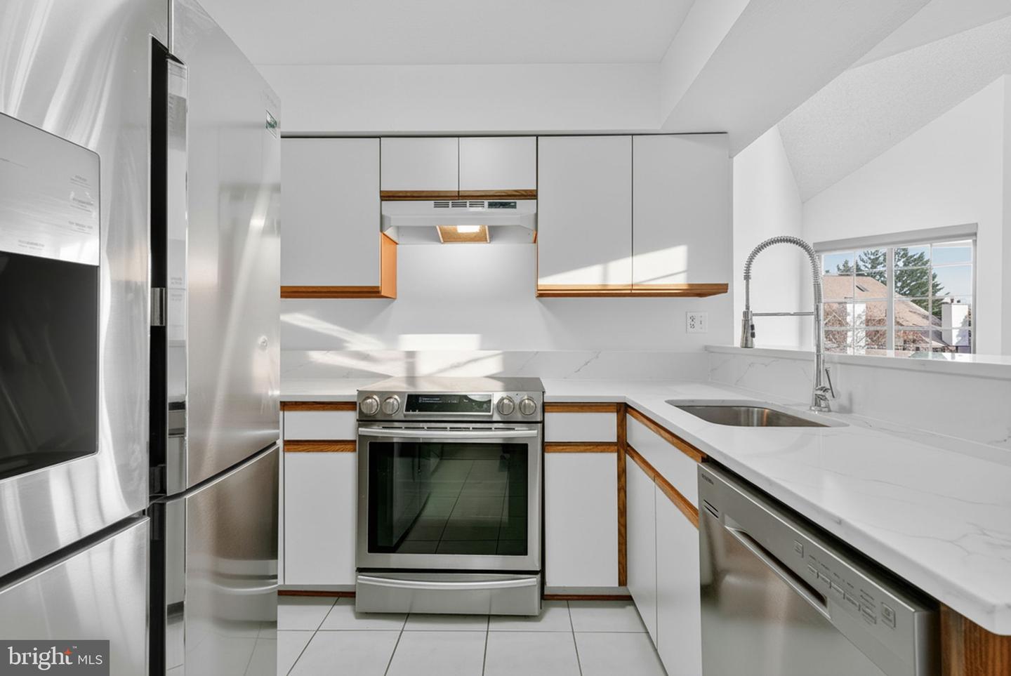 6017-F CURTIER DR #F, ALEXANDRIA, Virginia 22310, 2 Bedrooms Bedrooms, ,2 BathroomsBathrooms,Residential,For sale,6017-F CURTIER DR #F,VAFX2277362 MLS # VAFX2277362