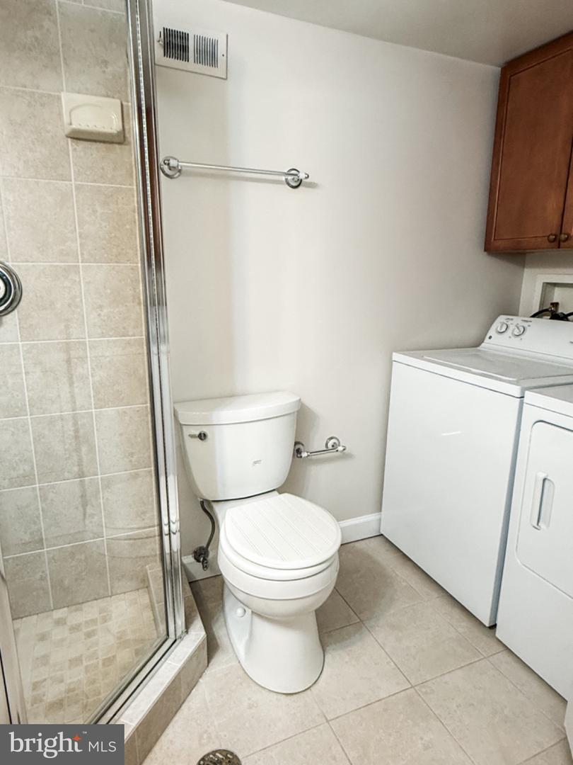 4671 36TH ST S #A, ARLINGTON, Virginia 22206, 2 Bedrooms Bedrooms, 9 Rooms Rooms,2 BathroomsBathrooms,Residential,For sale,4671 36TH ST S #A,VAAR2065638 MLS # VAAR2065638